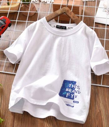 T-shirt blanc imprimé en bleu pour garçons