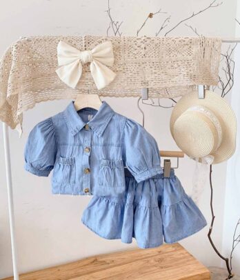 Ensemble en jean pour fillettes composé de deux pièces