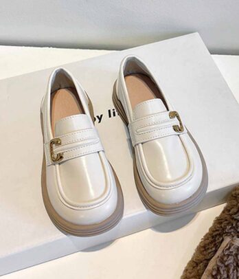 Chaussures classiques simples pour écolières