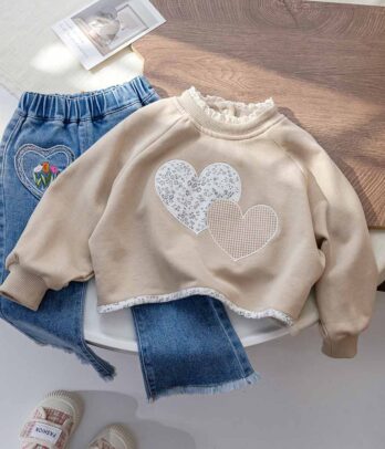 Sweat beige doux pour fillette