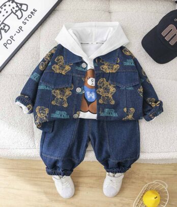 Ensemble de petits doudous en jean composé de trois pièces