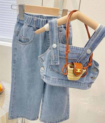 Ensemble de pantalon et haut en jean