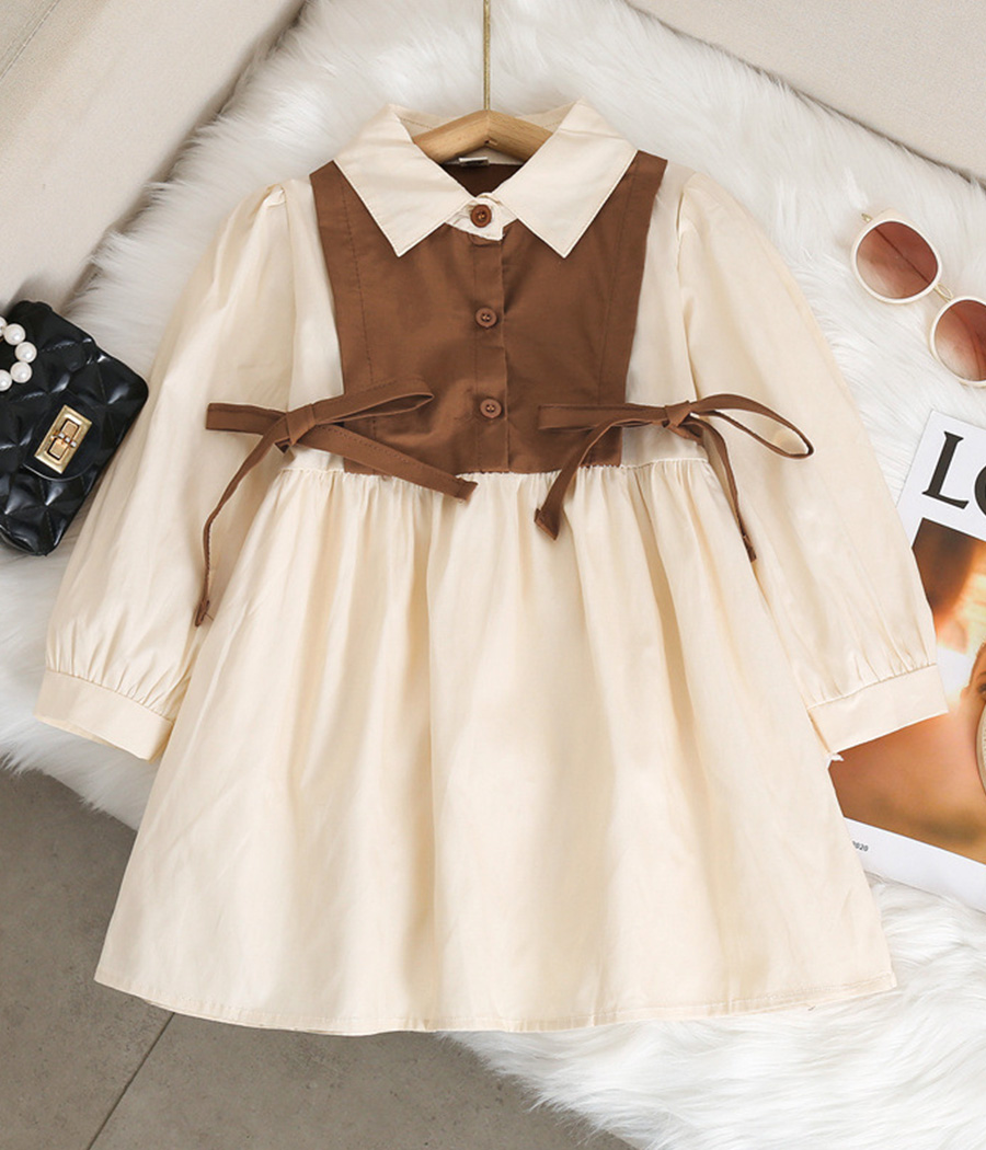 Group 178 Robe d'écolière à col classique de couleur blanc sale – Image 1
