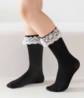 Chaussettes noires avec dentelle blanche pour filles