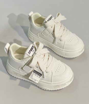 Baskets souples et confortables de couleur blanches