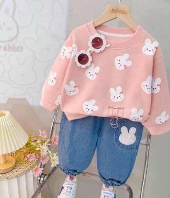 Ensemble de sweat a lapins et pantalon en jean