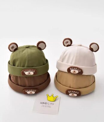 Casquettes "Oreilles d'oursons" aux couleurs chaudes à visière courtes