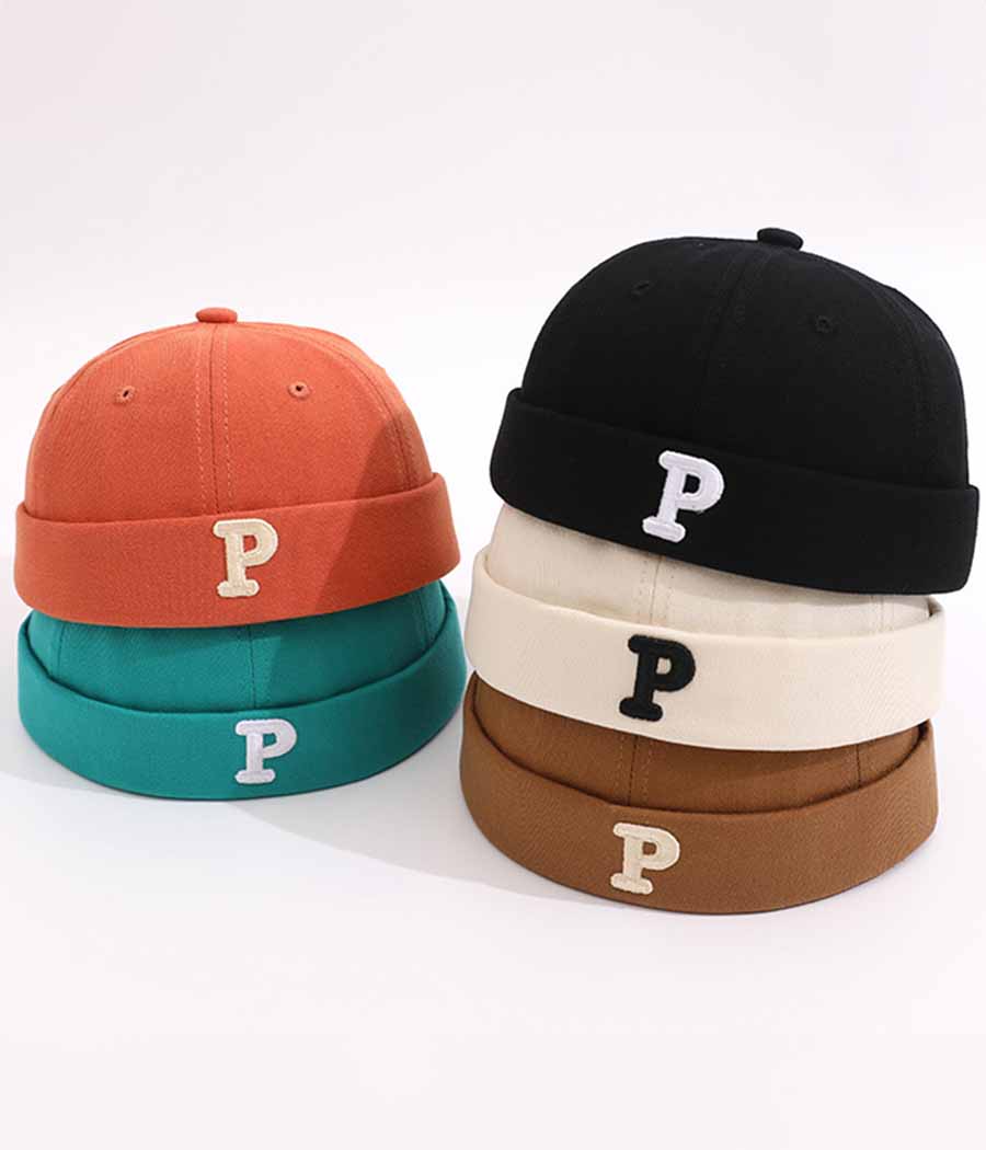 71756-010 Bonnet docker "P" tendance pour enfants – Image 1