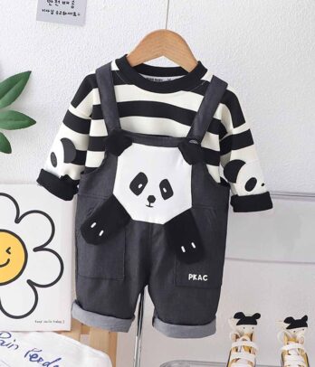 Ensemble de pull à rayures noir et blanc et salopette grise