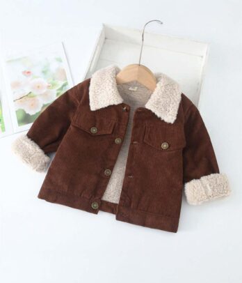 Veste en velours automnale de couleur marron