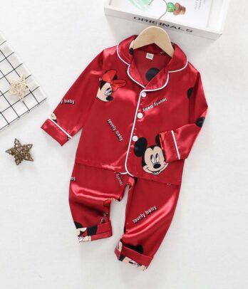 Pyjama en satin imprimé dessins animés