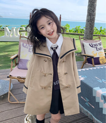 Trench-coat beige d'automne pour fillettes