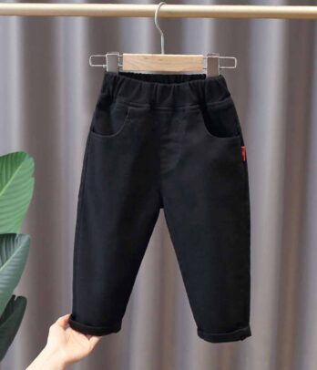 Pantalon en jean noir avec dessin sur la poche arrière