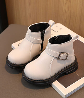 Bottines résistantes de couleur blanche pour enfants