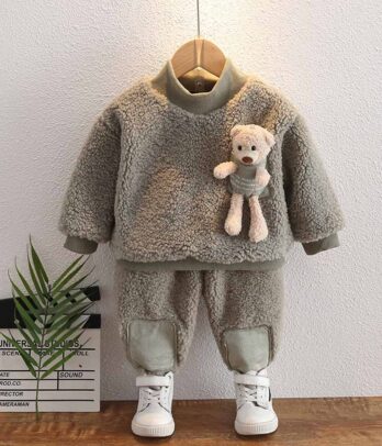 Ensemble de jogging gris en fourrure