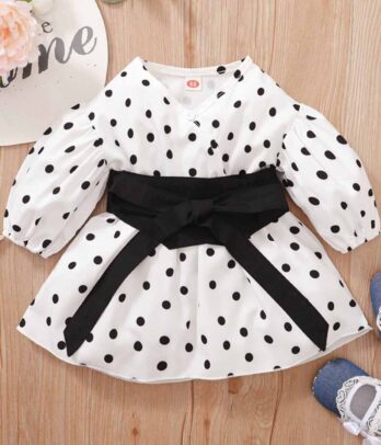 Robe blanche à pois noirs pour fille