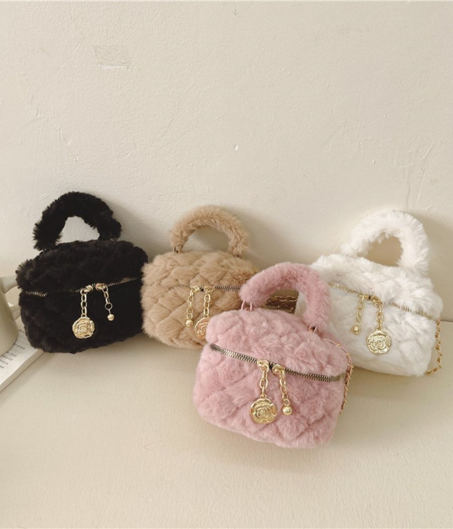 8 Sac en fourrure à bandoulière avec chaîne Simple pour fille – Image 1