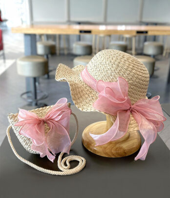 Chapeau de paille à papillon rose avec sacoche