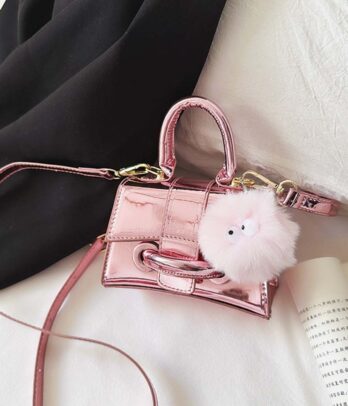 Sac en bandoulière rose chromé