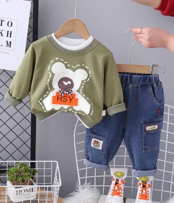 Ensemble de deux pièces composé de jean et sweat vert doux
