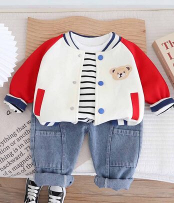 Ensemble de trois pièces style baseball avec pantalon en jean