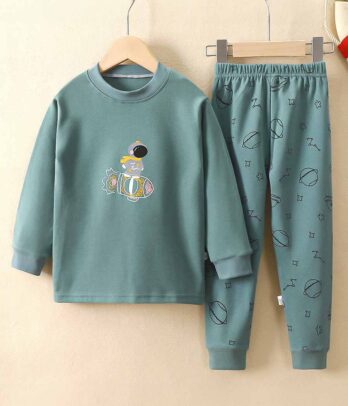 Pyjama de deux pièces couleur vert d'eau