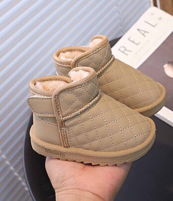 Chaussures d'hiver matelassées de couleur beige