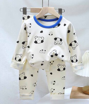 Ensemble de pyjamas blanc avec col bleu