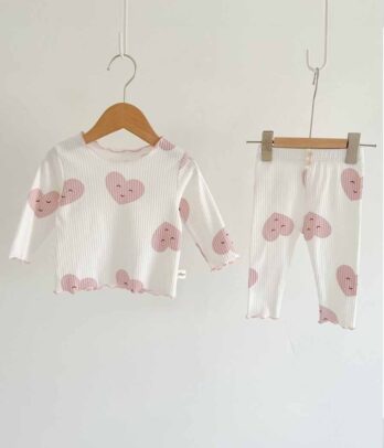 Pyjama deux pièces fines brides à cœurs roses