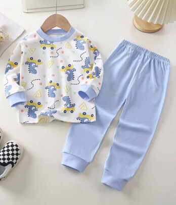 Ensemble de pyjama bleu ciel avec haut imprimé