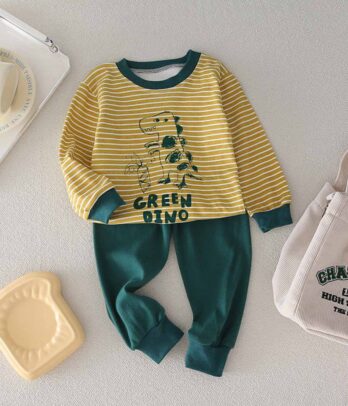 Ensemble de pyjama jaune et vert theme "dinosaure" pour enfants