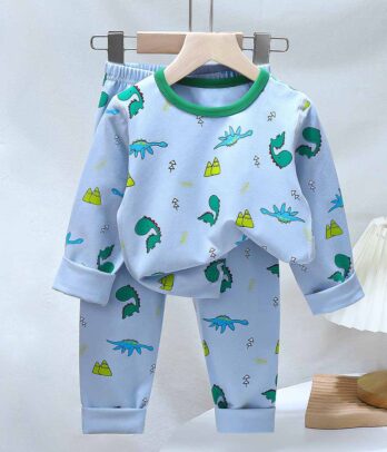Set de pyjama bleu clair avec col vert pour garçons