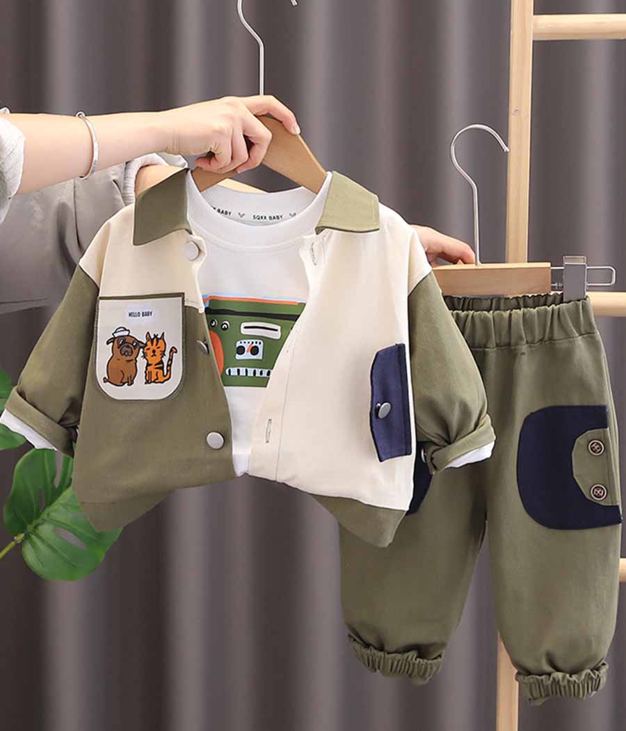 82136-013 Ensemble de trois pièces pour garçons de couleur vert militaire – Image 1