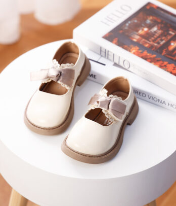 Ballerine beige à noeud papillon en satin