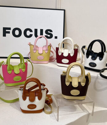 Sac à main avec lettres contrastées pour enfants