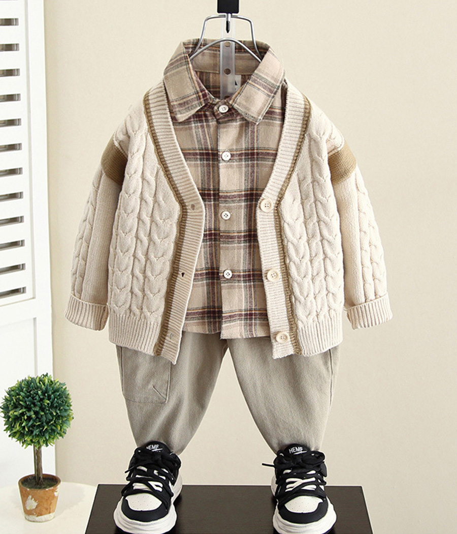 O1CN01QKpq5N1fYIGHPZreA_!!2552784018-0-cib Ensemble de trois pièces pour enfant avec gilet en laine beige à torsades – Image 1