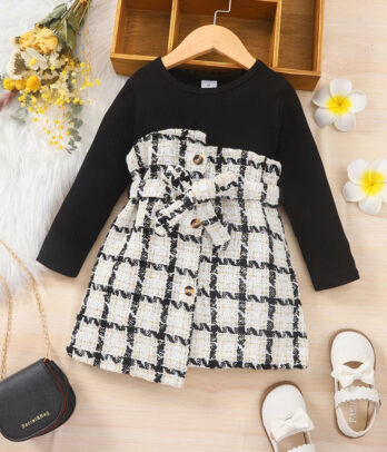 Robe en tweed blanche avec effet pull noir