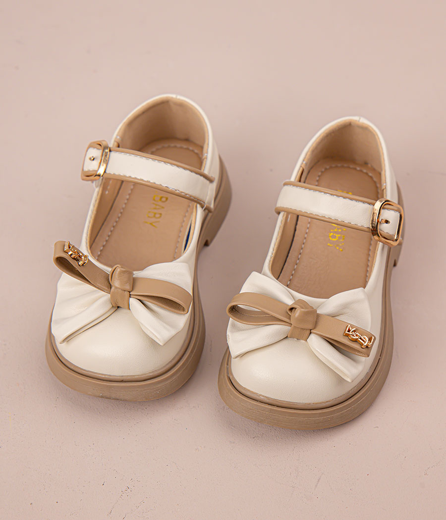 _X4A2174 Paire de chaussures classiques blanches pour filles – Image 1