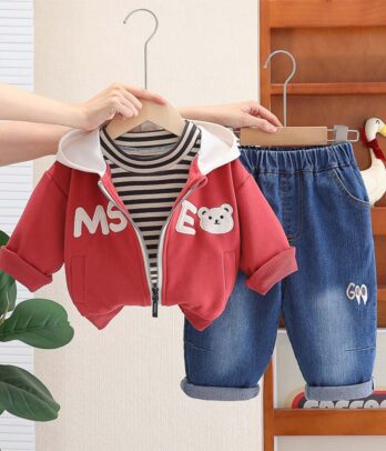 Set décontracté de veste rouge pantalon en jan et un pull rayé