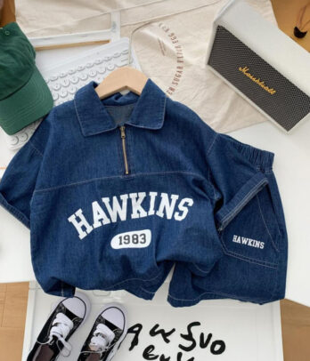 Ensemble "HAWKINS" en jean composé de deux pièces oversize stylées