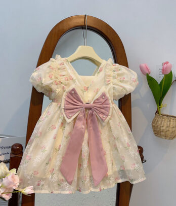Robe fleurie douceur et charme printanier