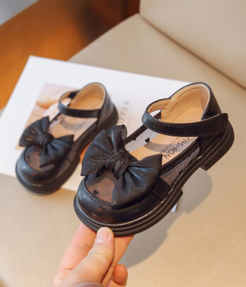 Ballerine noire avec détail transparent