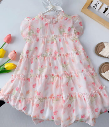 Robe florale vaporeuse pour l'été