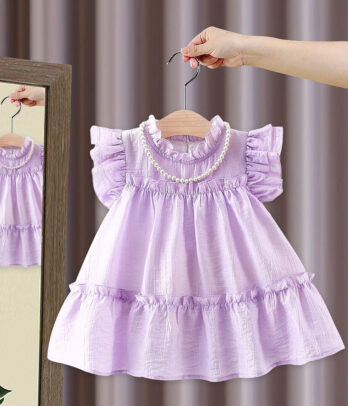 Robe lila volantée avec collier en perles pour petites filles