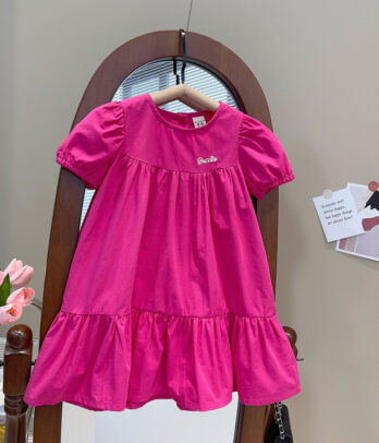 Robe rose bonbon évasée à manches bouffantes