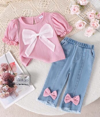Ensemble de pantalon en jean à nœuds roses avec haut rose à manches bouffantes