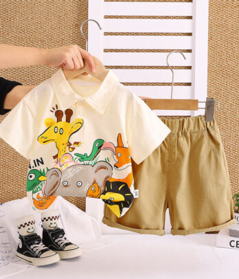 Ensemble bermuda beige en toile et T-shirt imprimé "Animaux"