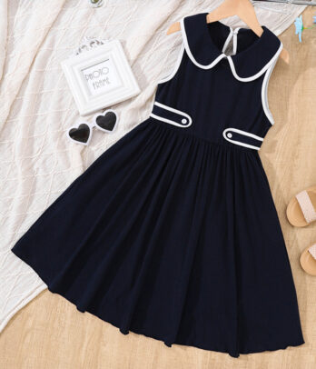Robe d’été légère bleu marine – Élégance et fraîcheur sous le soleil