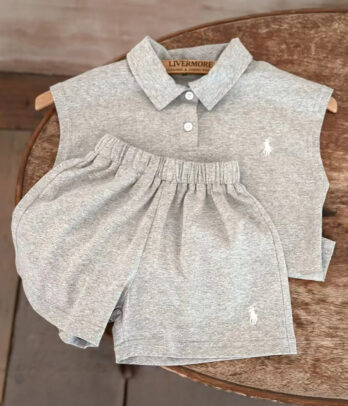 Ensemble "Ralph" de haut sans manches et short gris clair