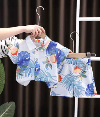 Set blanc hawaïen – Fraîcheur et style tropical pour enfants
